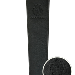 Funda negra para abanico con el escudo de la Sociedad Bilbaína